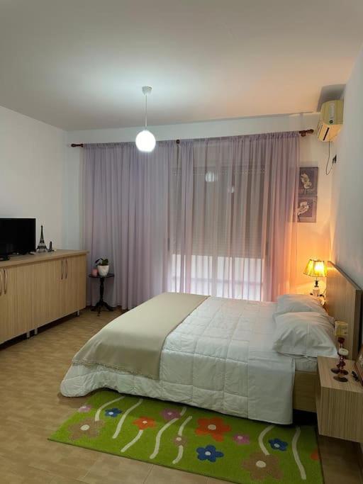 Studio Of Shpresa Vlore Luaran gambar
